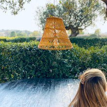 Cargar imagen en el visor de la galería, LÁMPARA DE TECHO DE RATÁN NATURAL