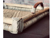 Charger l'image dans la galerie, MAMBA MUEBLES BANDEJA AFRICANA ARTESANAL COMPLEMENTOS BANDEJA AFRICANA DE RATÁN NATURAL