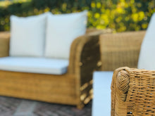 Cargar imagen en el visor de la galería, Sofá doble ratan estilo colonial. Masions du monde