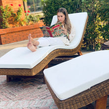 Cargar imagen en el visor de la galería, MAMBA MUEBLES TUMBONA TUMBONA LAGO MALAWI DE RATÁN NATURAL