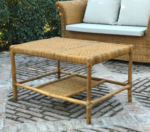 Load image into Gallery viewer, MAMBA MUEBLES MESA CENTRAL DE CONJUNTO DE JARDÍN SAFARI MESA MESA SAFARI DE RATÁN NATURAL PARA EXTERIOR O COMEDOR
